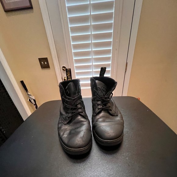 Dr Martens size 12 black leather boots NN29 7SW - Picture 2 of 12